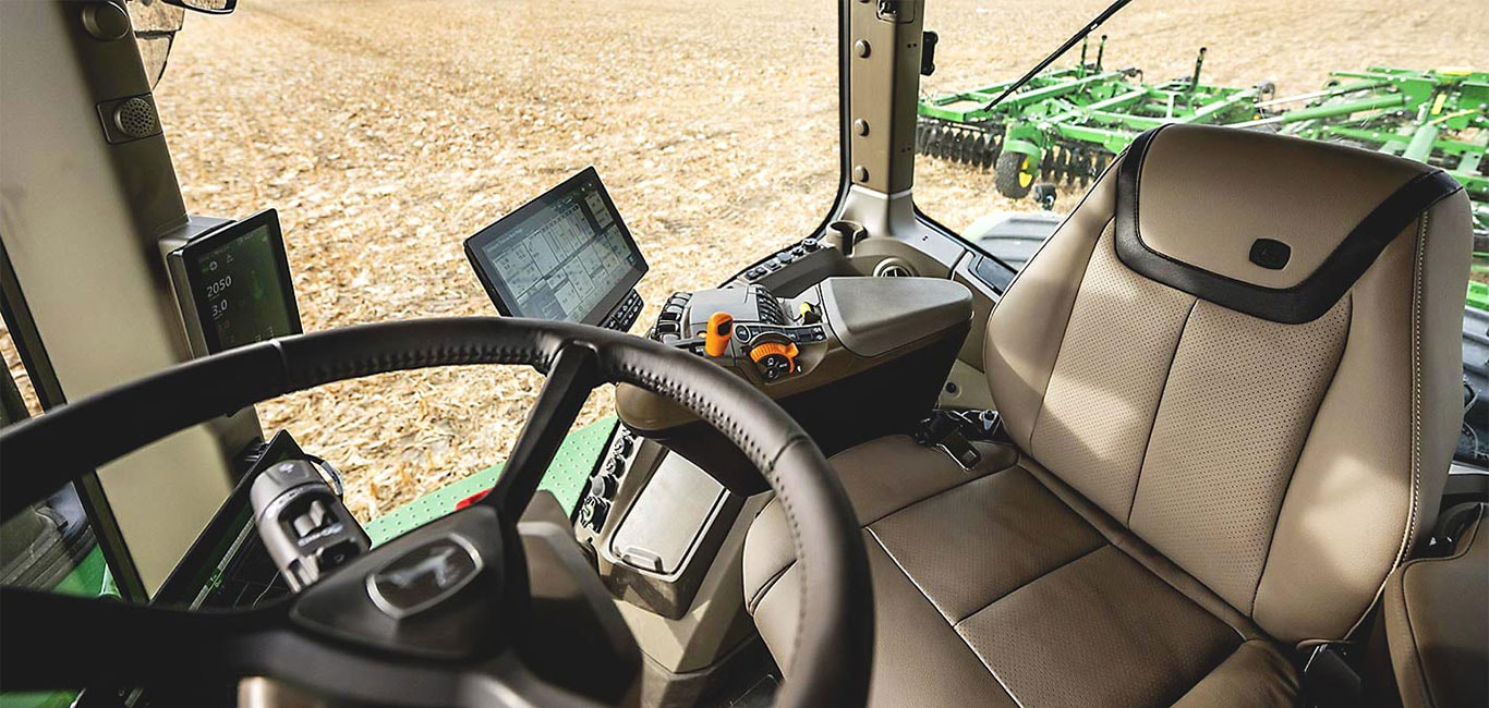 Autonomous 9RX 640 tractor cab