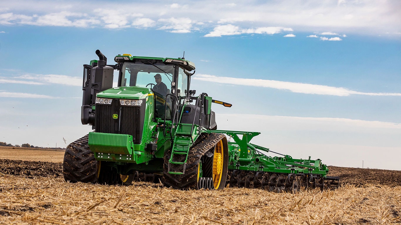 John Deere announces MY24 updates for 7, 8 and 9 Series Tractors AHW