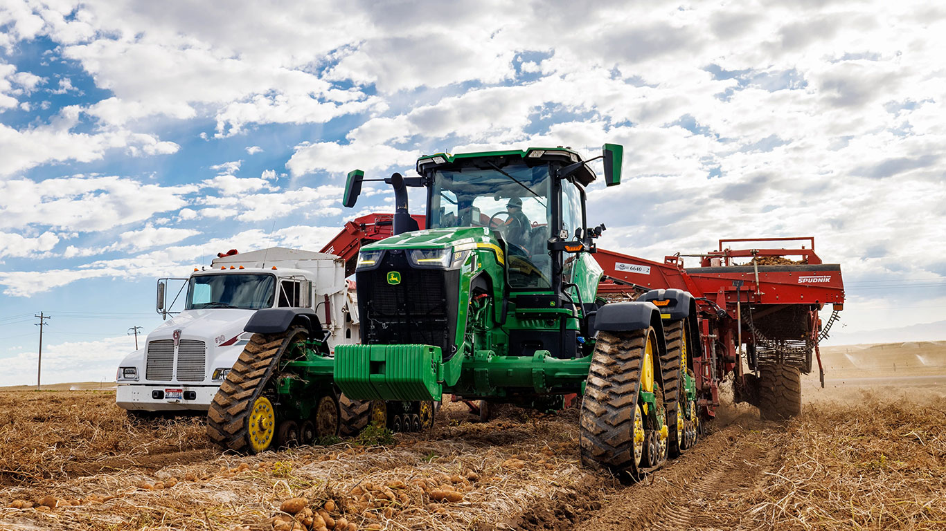 John Deere announces MY24 updates for 7, 8 and 9 Series Tractors