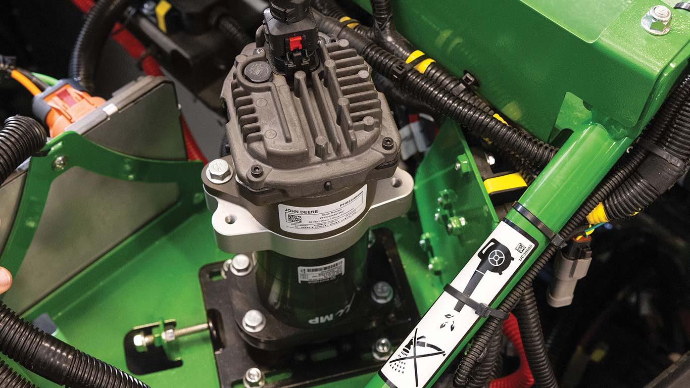 Internal battery of the 2775 E-Cut Electric Triplex Mower