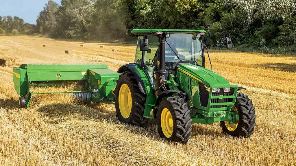 Used Equipment Sprayers working in field