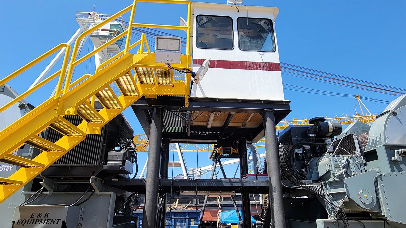 E&K Equipment’s heavy-duty deck winch on a boat