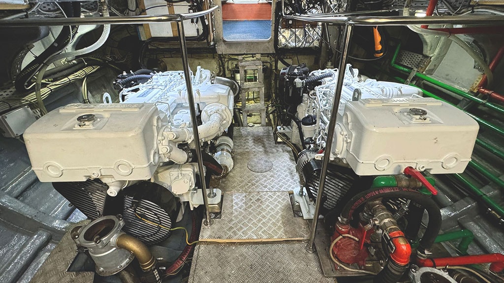 9.0L engine in a Venice P4 pilot boat