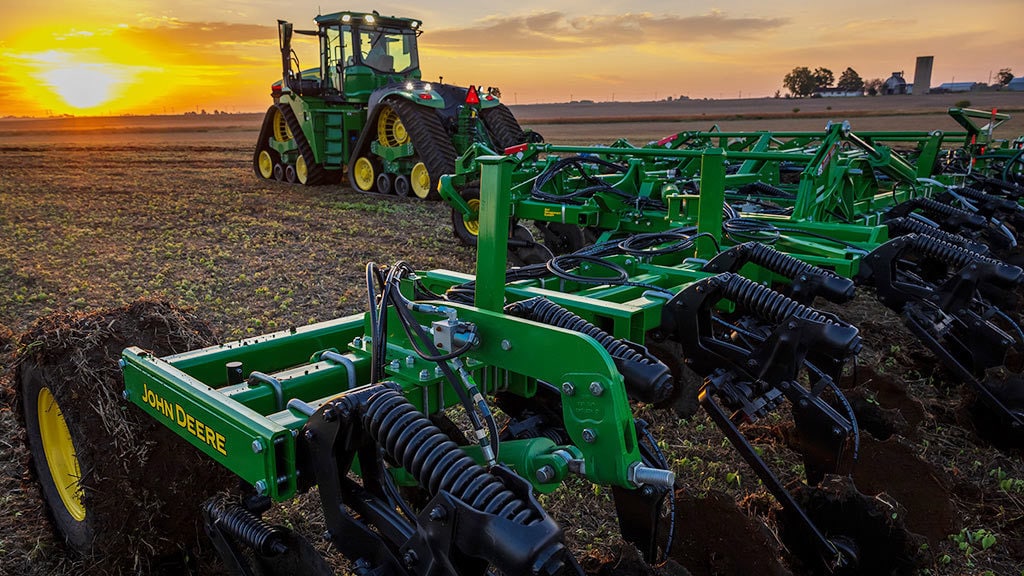 Used Equipment Sprayers working in field