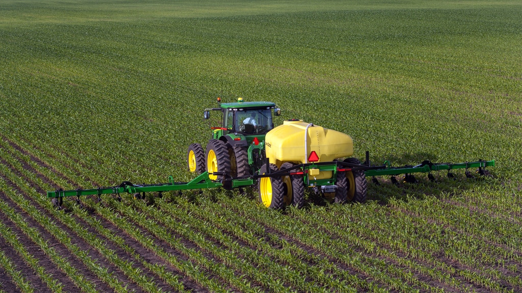 Used Equipment Sprayers working in field
