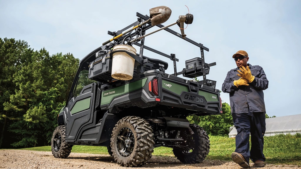 XUV 845M loaded with tools on the Utility Rack XUV 845M loaded with tools on the Utility Rack