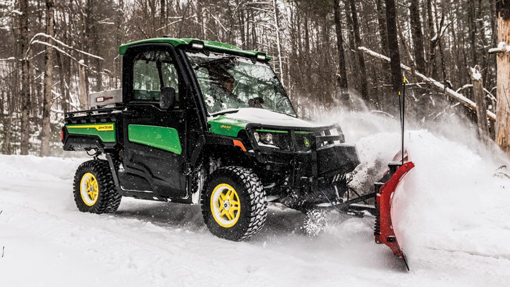 XUV 845R remove snow with a Western front blade XUV 845R remove snow with a Western front blade