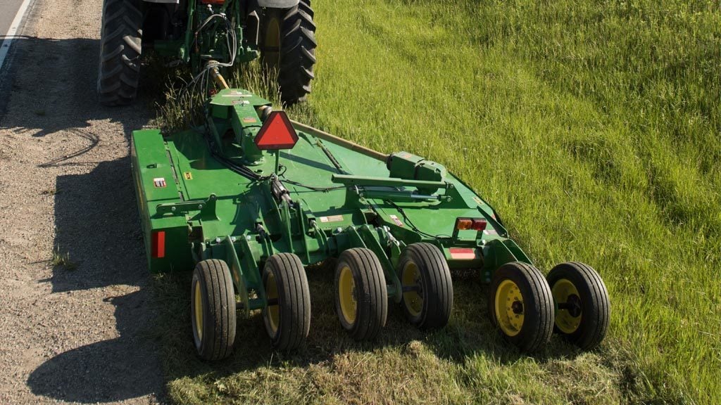 Used Equipment Sprayers working in field