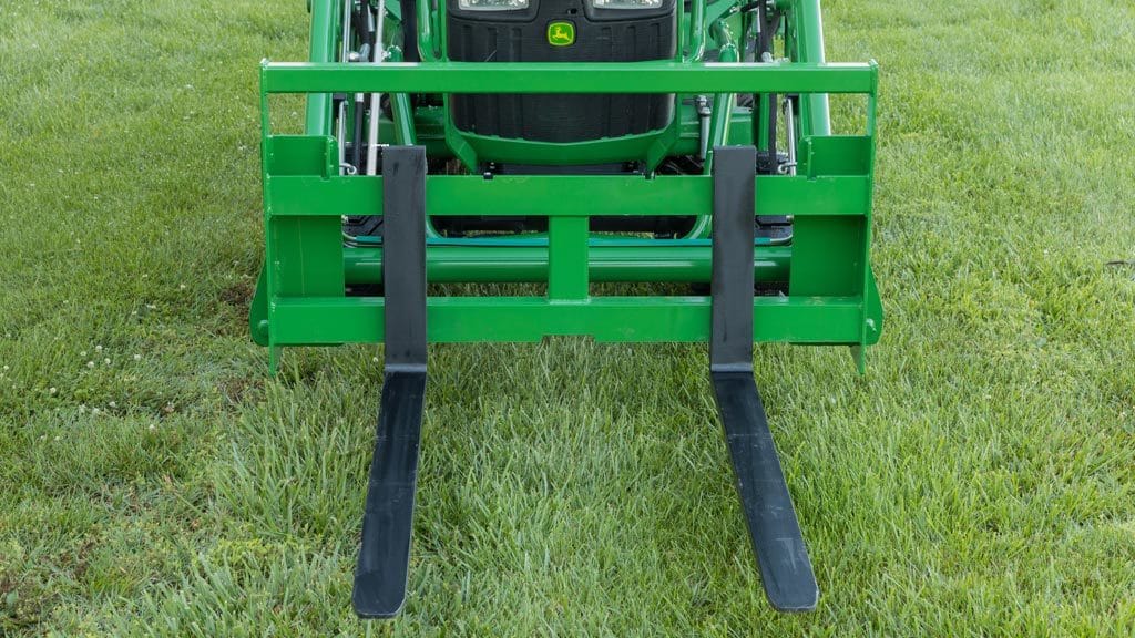 Used Equipment Sprayers working in field