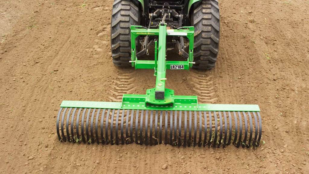 Used Equipment Sprayers working in field