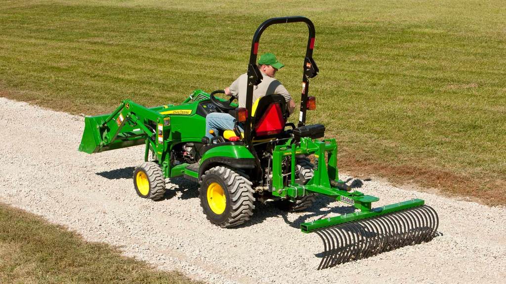 Used Equipment Sprayers working in field