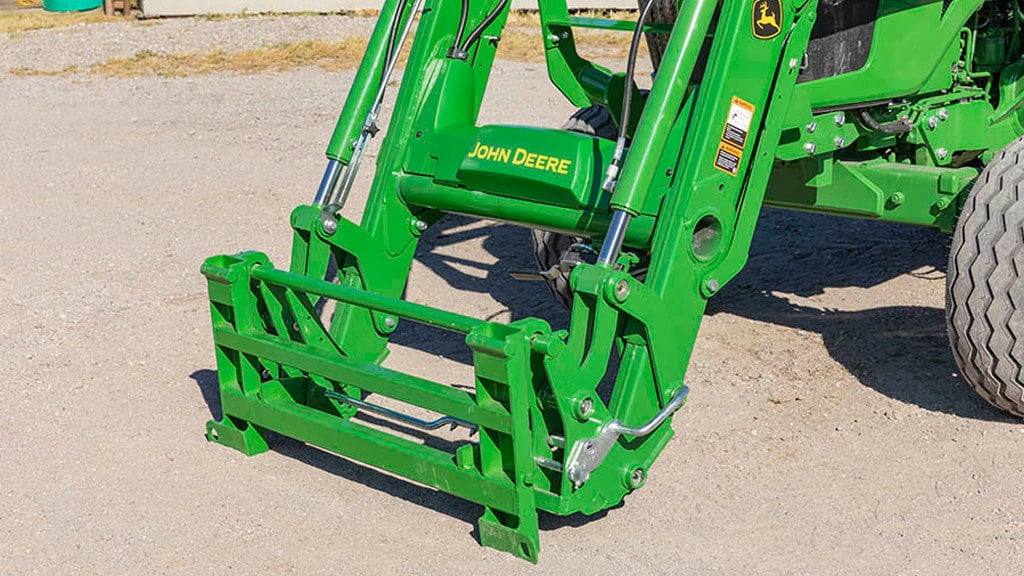 Used Equipment Sprayers working in field