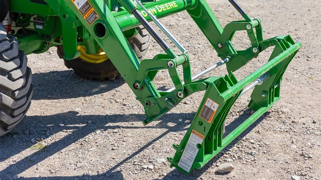 Used Equipment Sprayers working in field