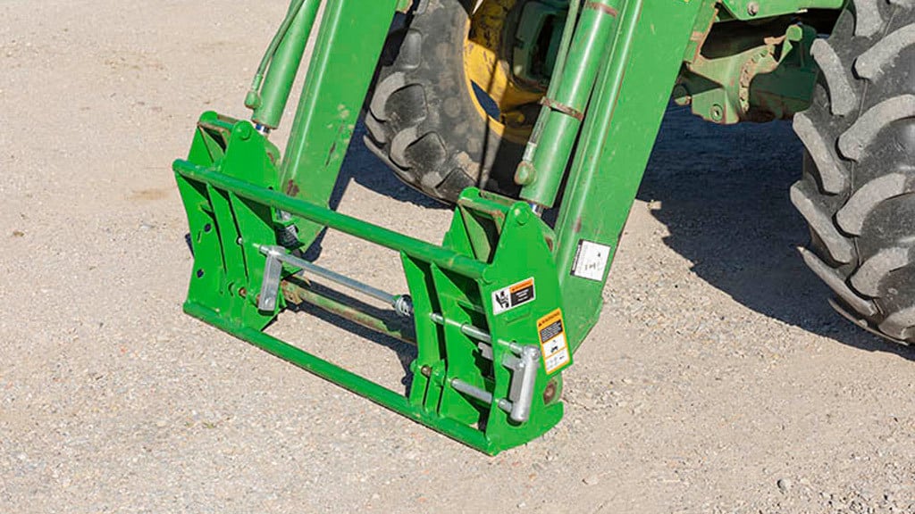 Used Equipment Sprayers working in field