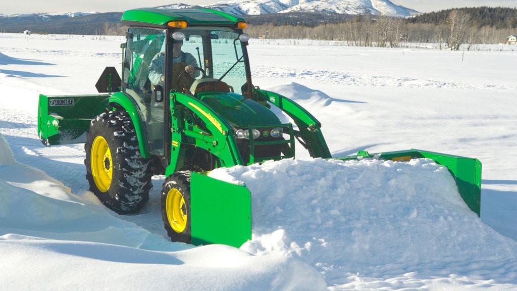 Used Equipment Sprayers working in field