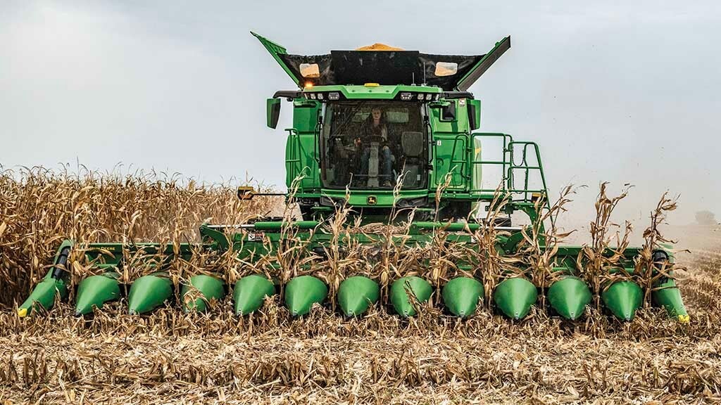 Used Equipment Sprayers working in field