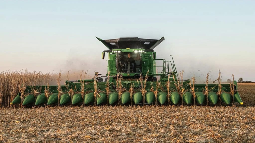 Used Equipment Sprayers working in field