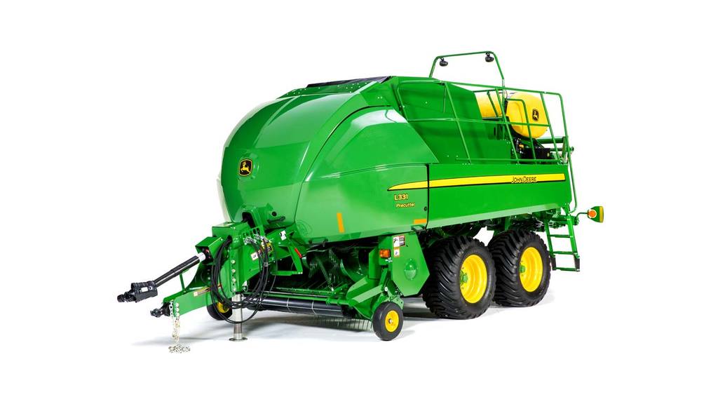 Used Equipment Sprayers working in field