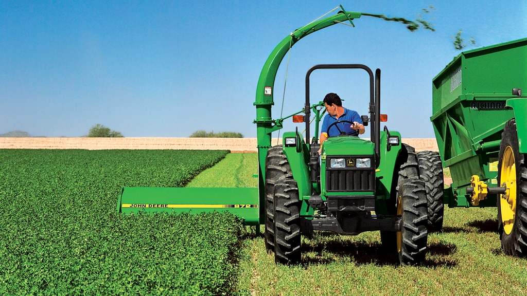 Used Equipment Sprayers working in field