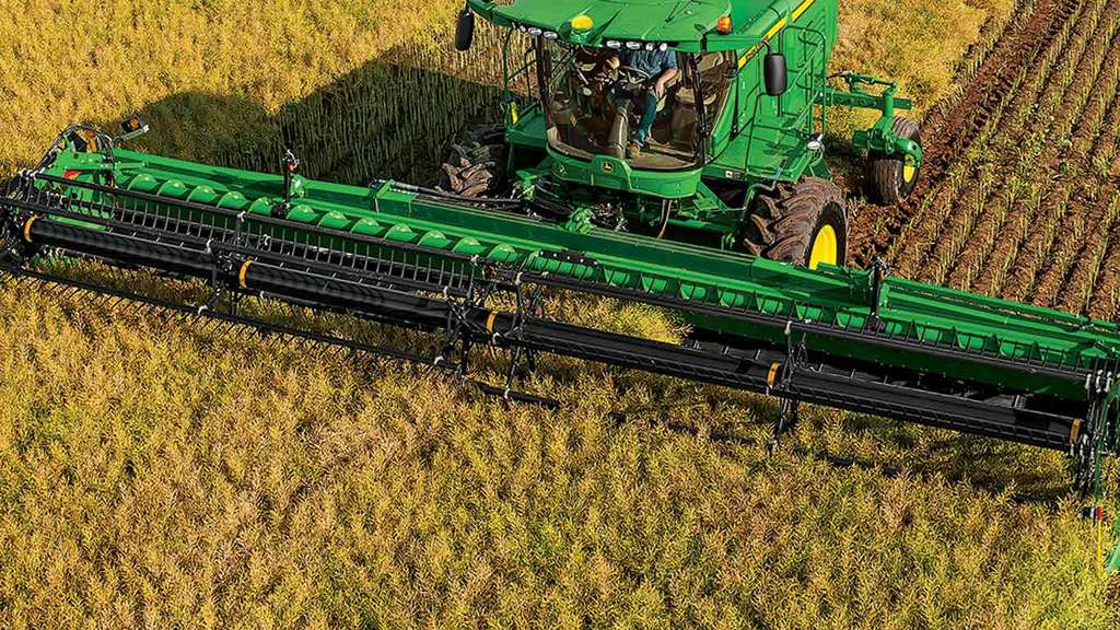 Used Equipment Sprayers working in field