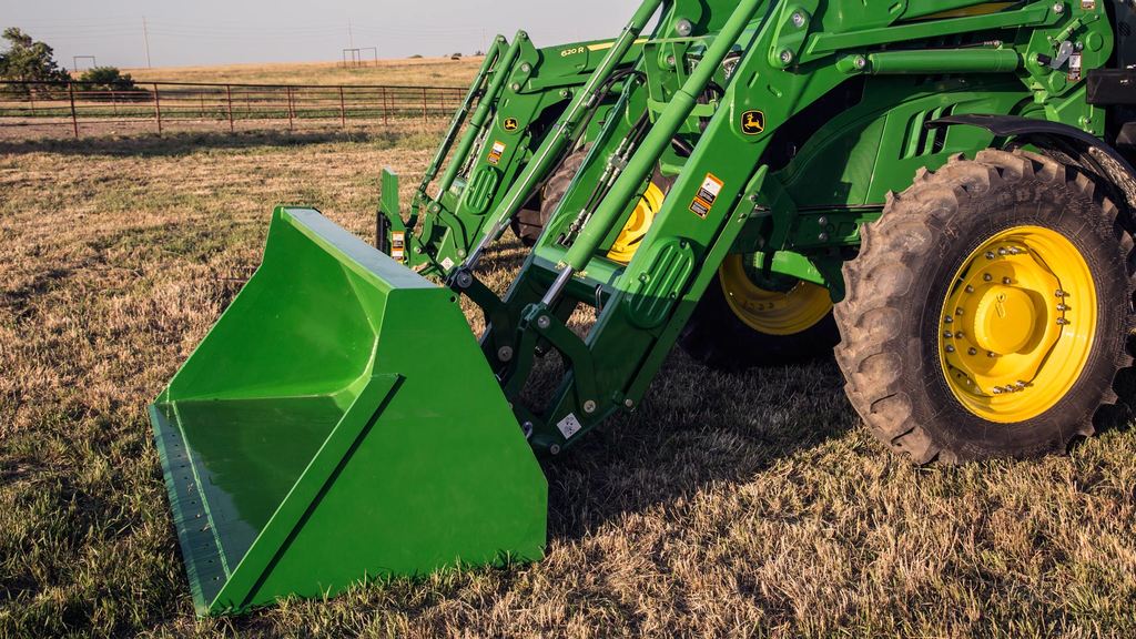 Used Equipment Sprayers working in field
