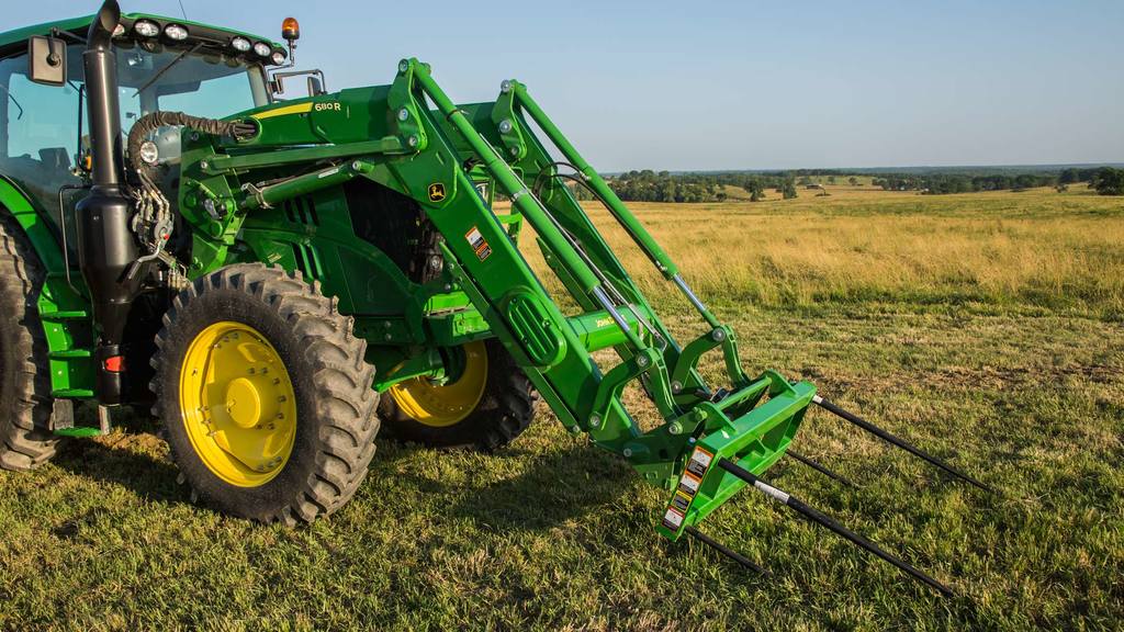 Used Equipment Sprayers working in field