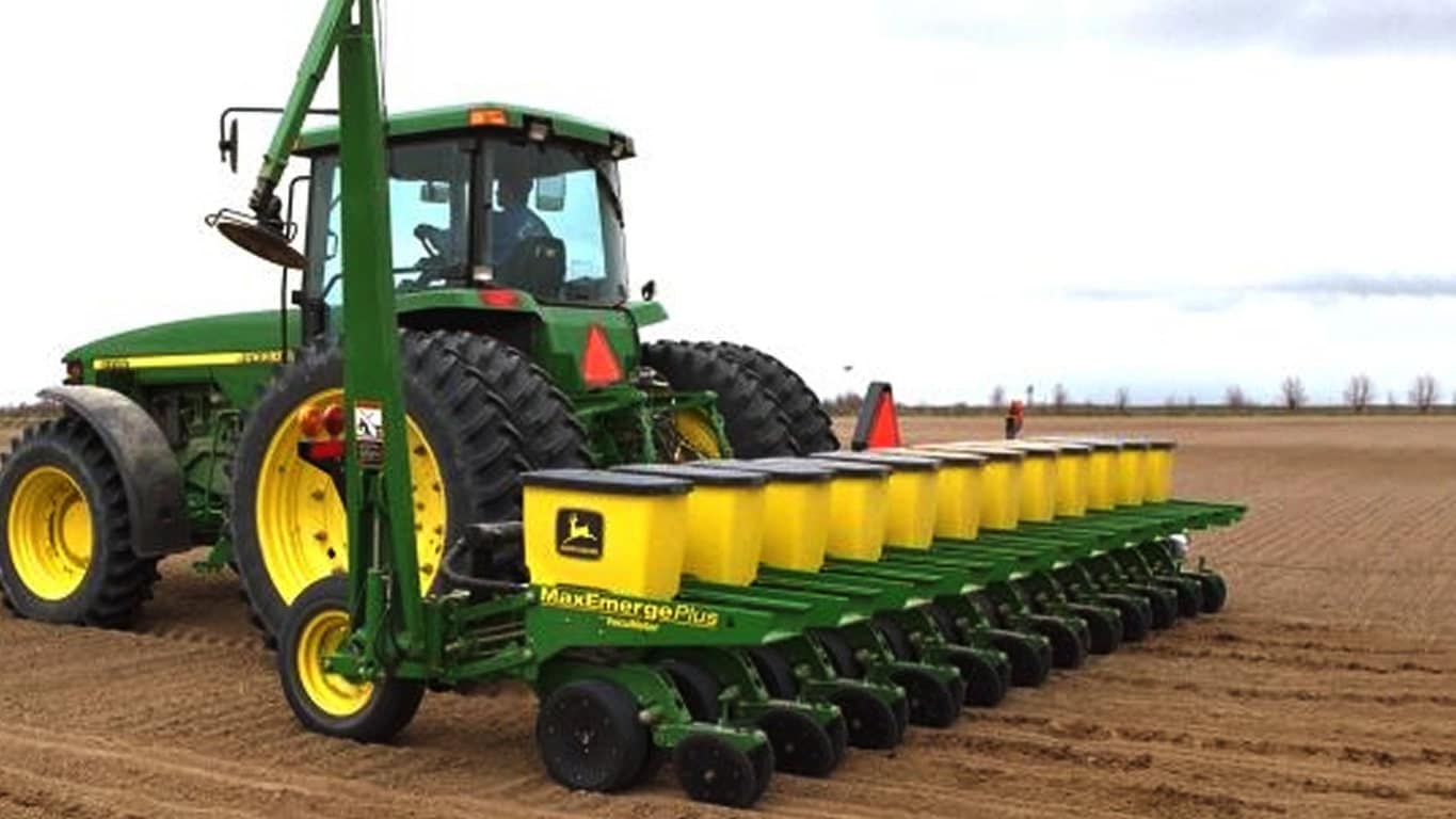 Field image of 1735 Integral Planter