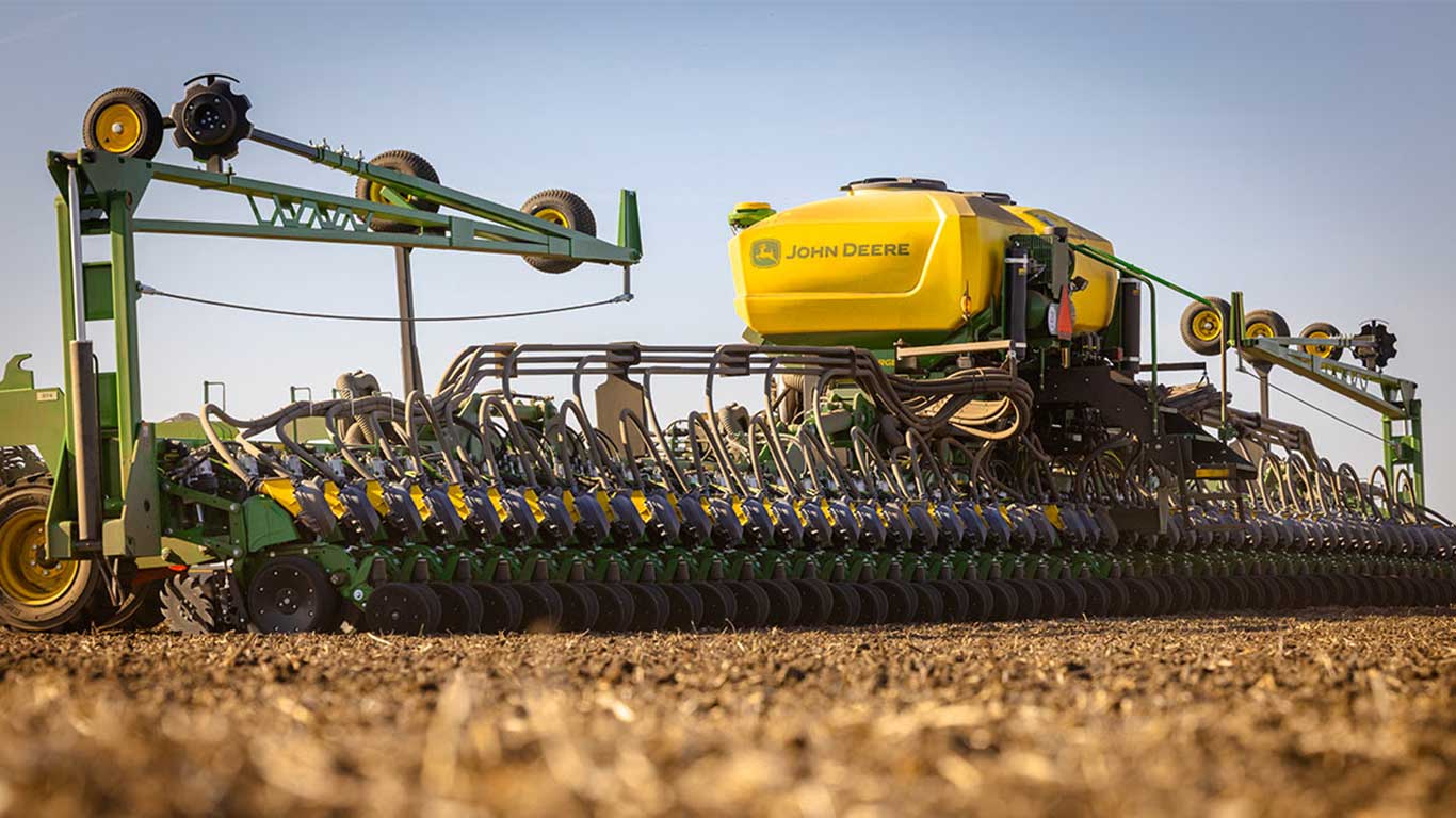 BD Series planter in field