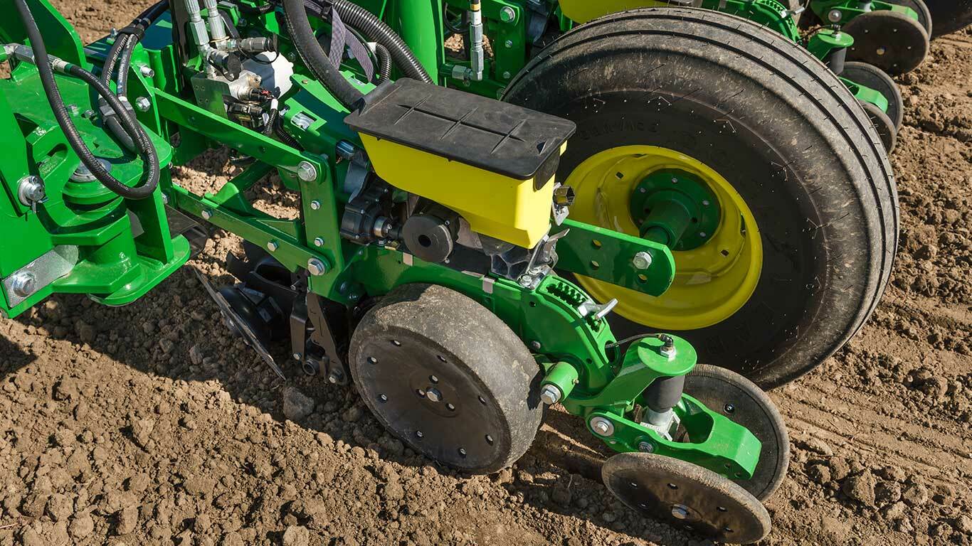 Close up view of MaxEmerge 5e row unit