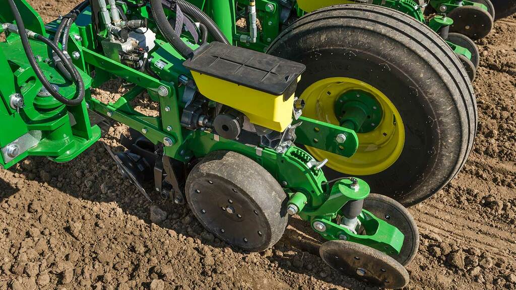 Used Equipment Sprayers working in field
