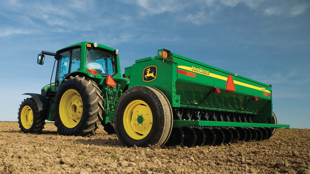 Used Equipment Sprayers working in field