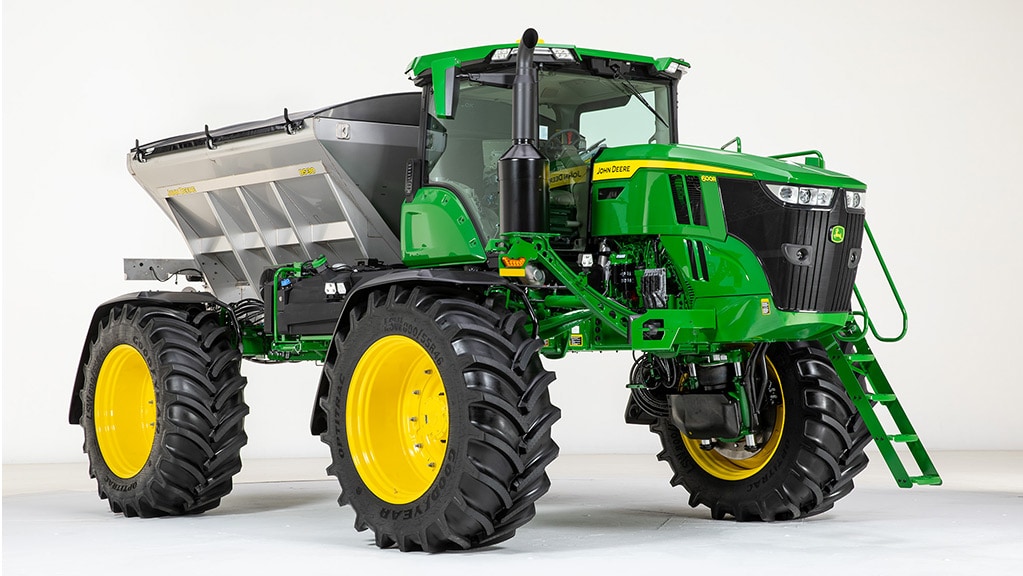 600R dry spreader in studio Front quarter photograph of a John Deere 600R Series Dry Spreader