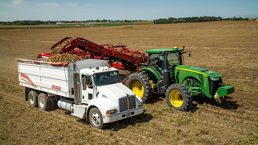 Used Equipment Sprayers working in field