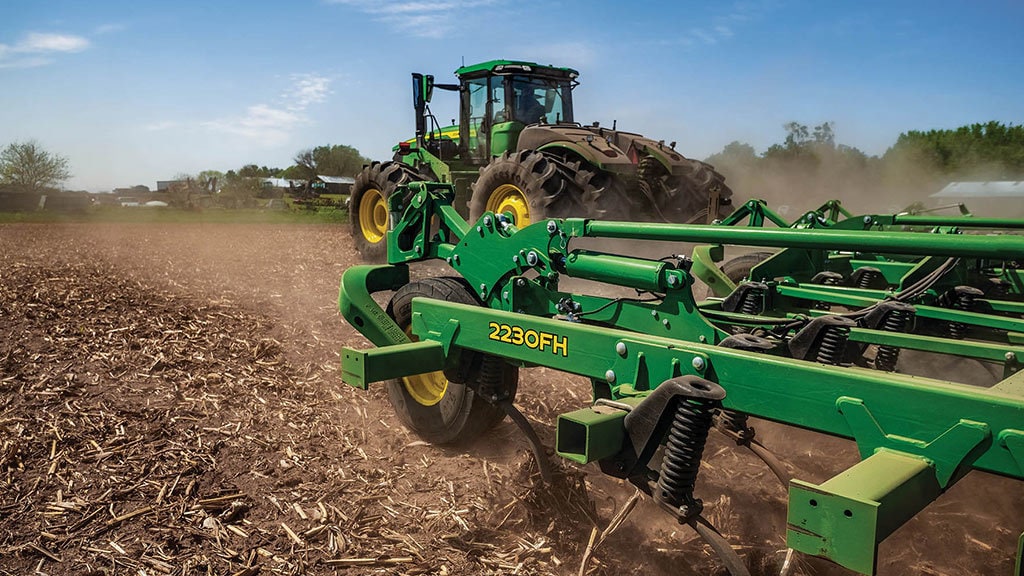 Used Equipment Sprayers working in field
