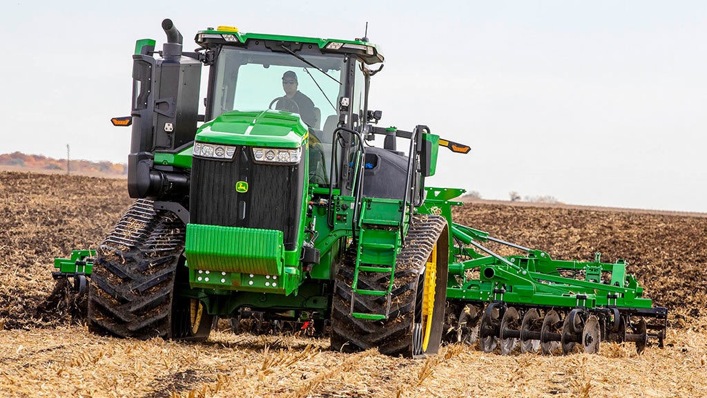 Used Equipment Sprayers working in field