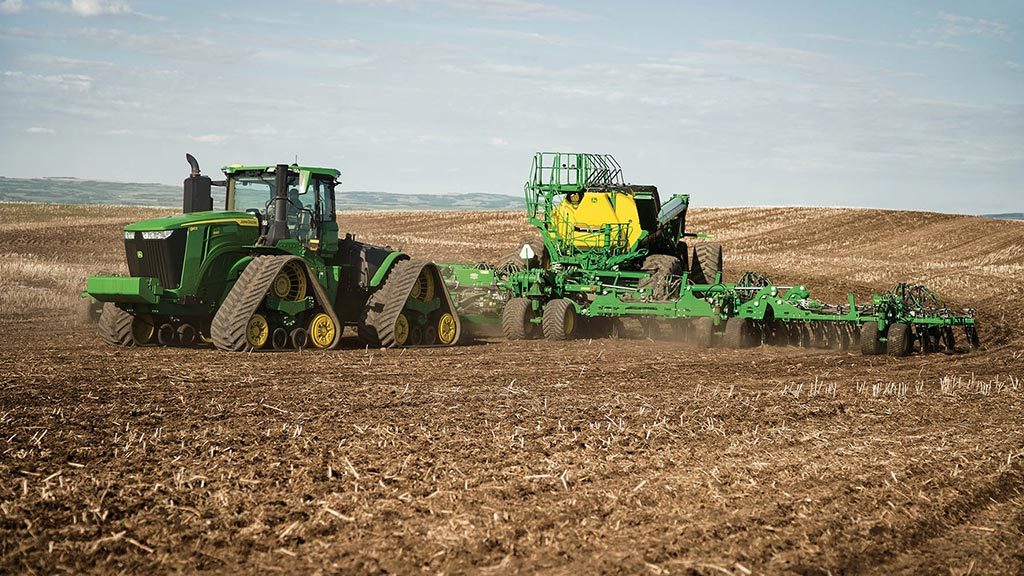 Used Equipment Sprayers working in field