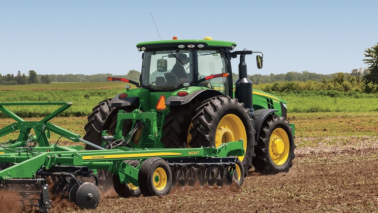 Field image of 8320R Row Crop Tractor