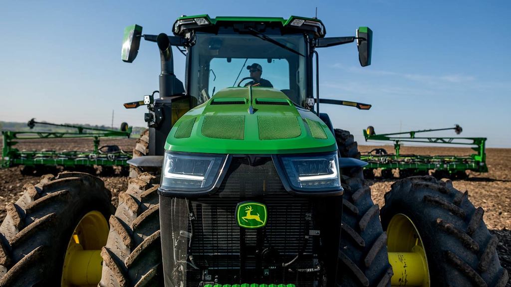 Used Equipment Sprayers working in field