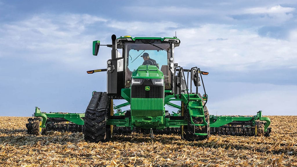 Used Equipment Sprayers working in field