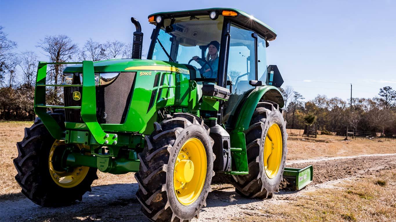 5130M, 5M Series Utility Tractor